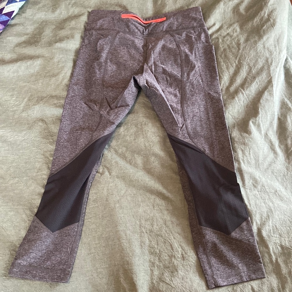 Lululemon Pace Rival Crop, Used in great condition, size 6